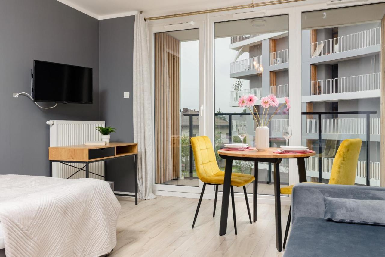 Studio With Balcony Warsaw Kokoryczki By Noclegi Renters Εξωτερικό φωτογραφία