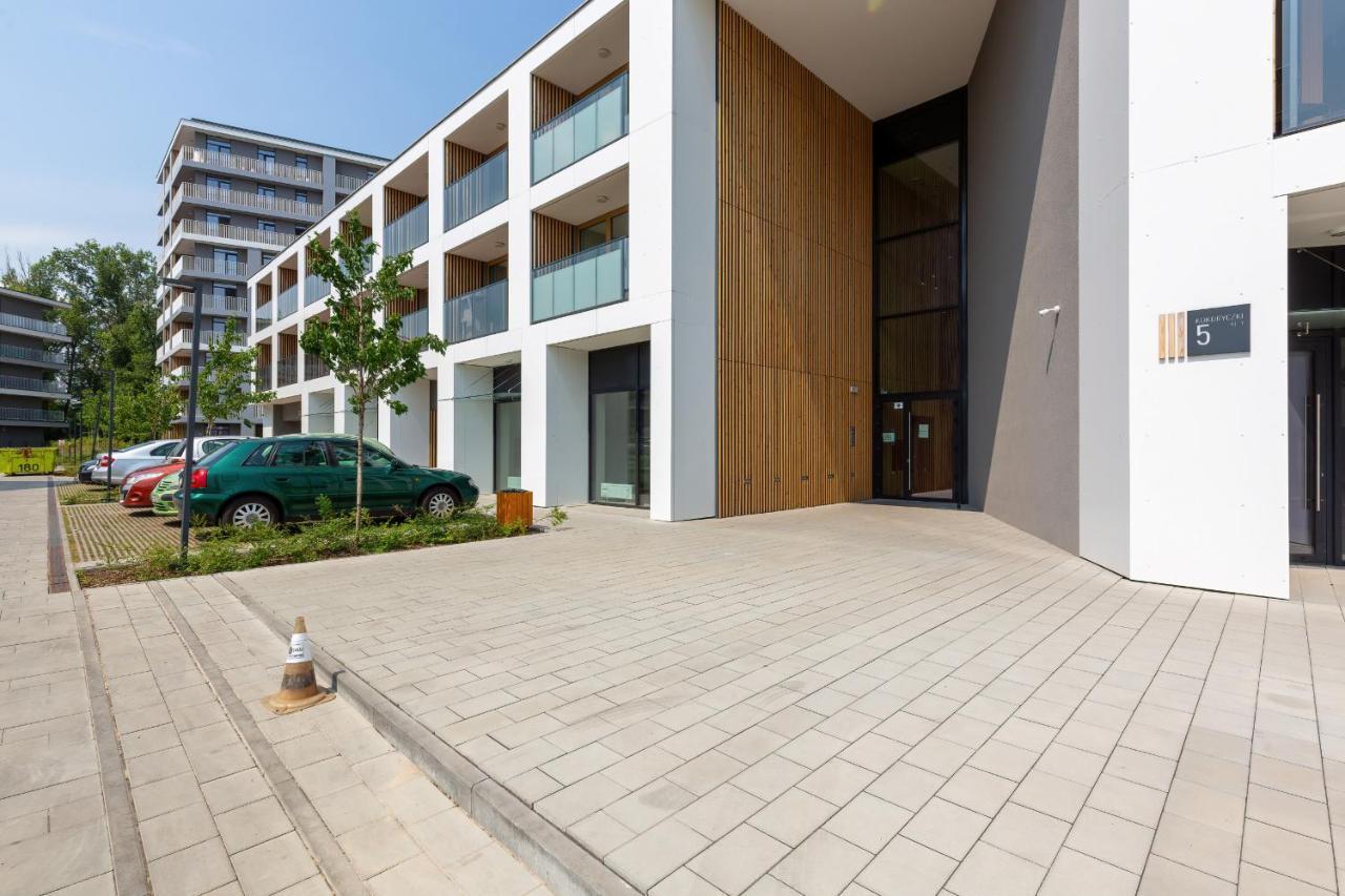 Studio With Balcony Warsaw Kokoryczki By Noclegi Renters Εξωτερικό φωτογραφία